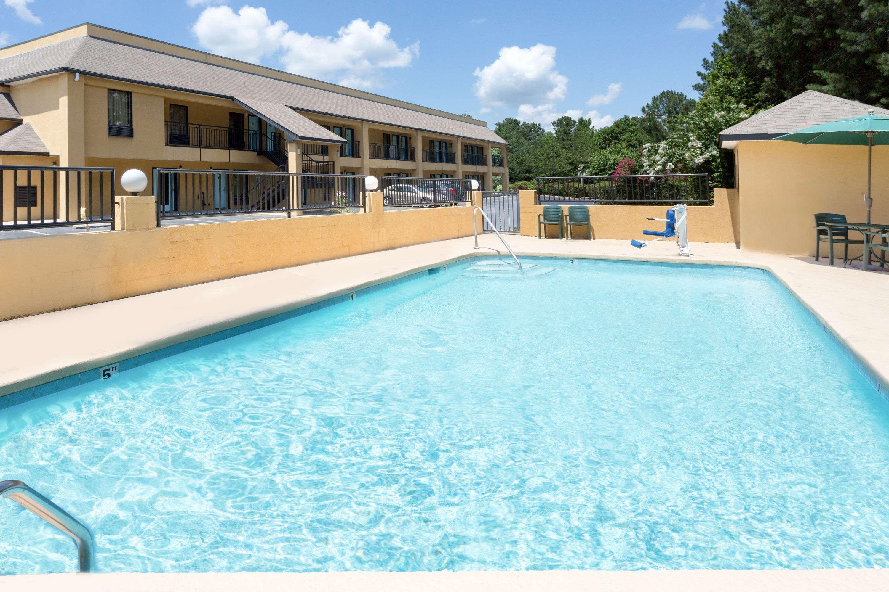 Days Inn By Wyndham Biscoe Extérieur photo
